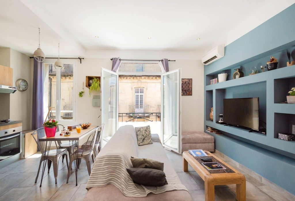 Réserver votre appartement en location de courte durée au centre-ville de Montpellier aujourd'hui.