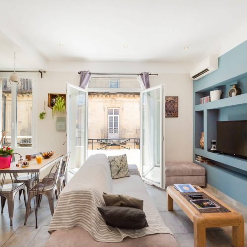 Réserver votre appartement en location de courte durée au centre-ville de Montpellier aujourd'hui.