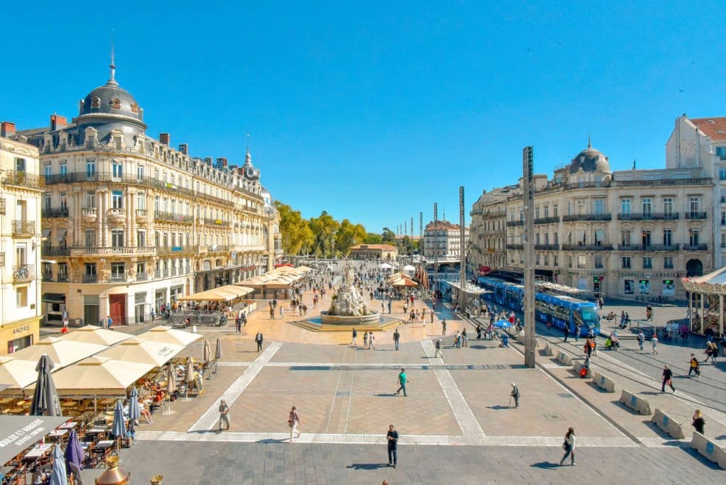 image représentant l'entrée du parking de la Comédie à Montpellier.